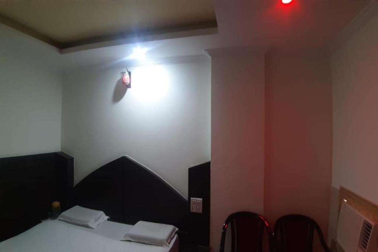 Oyo 81211 Hotel Janta Katra (Jammu and Kashmir) Bagian luar foto