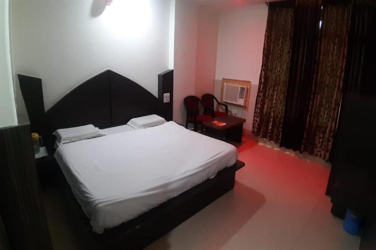 Oyo 81211 Hotel Janta Katra (Jammu and Kashmir) Bagian luar foto