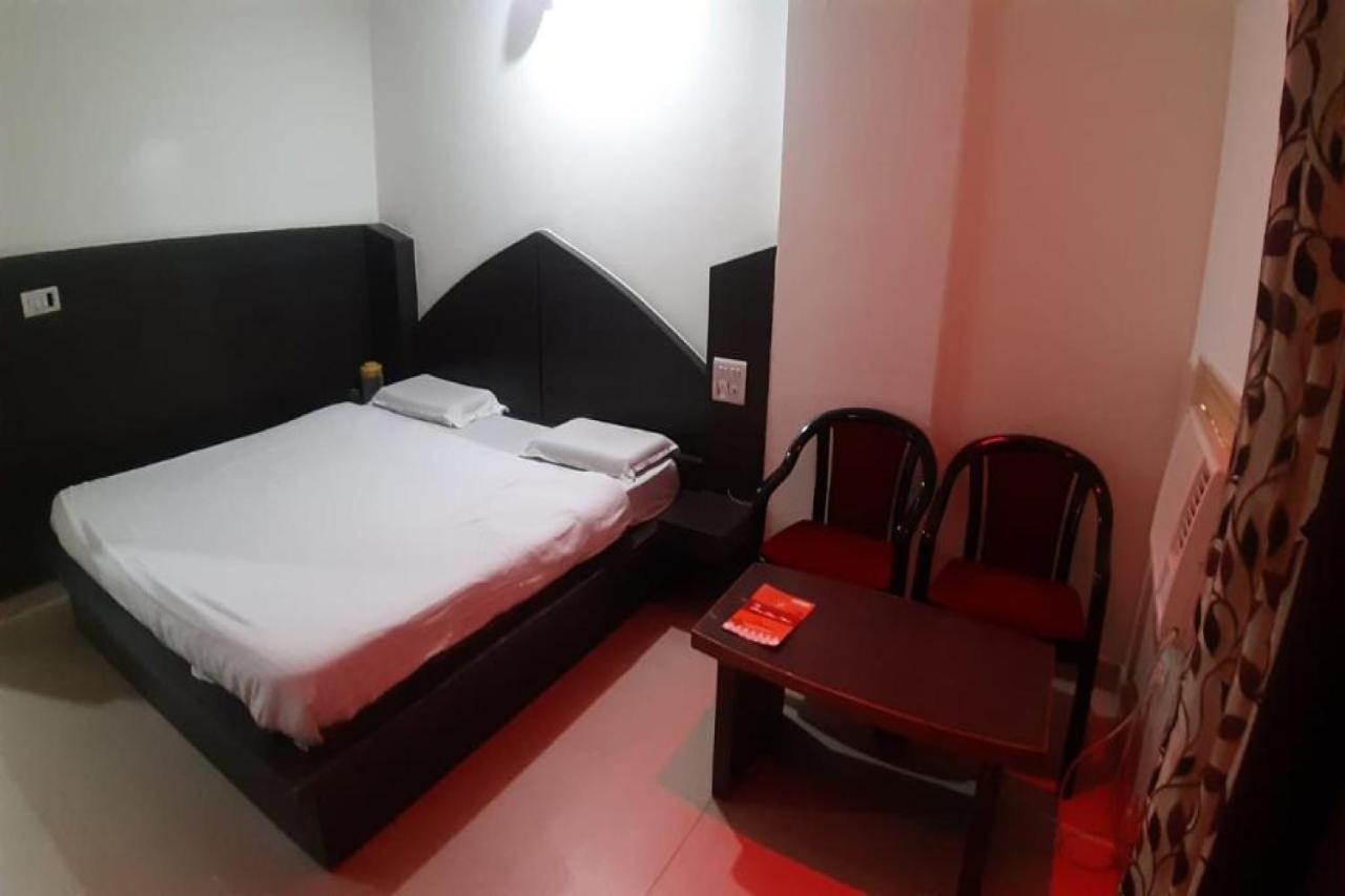 Oyo 81211 Hotel Janta Katra (Jammu and Kashmir) Bagian luar foto