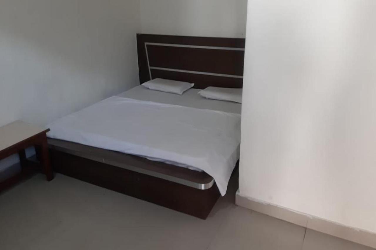 Oyo 81211 Hotel Janta Katra (Jammu and Kashmir) Bagian luar foto