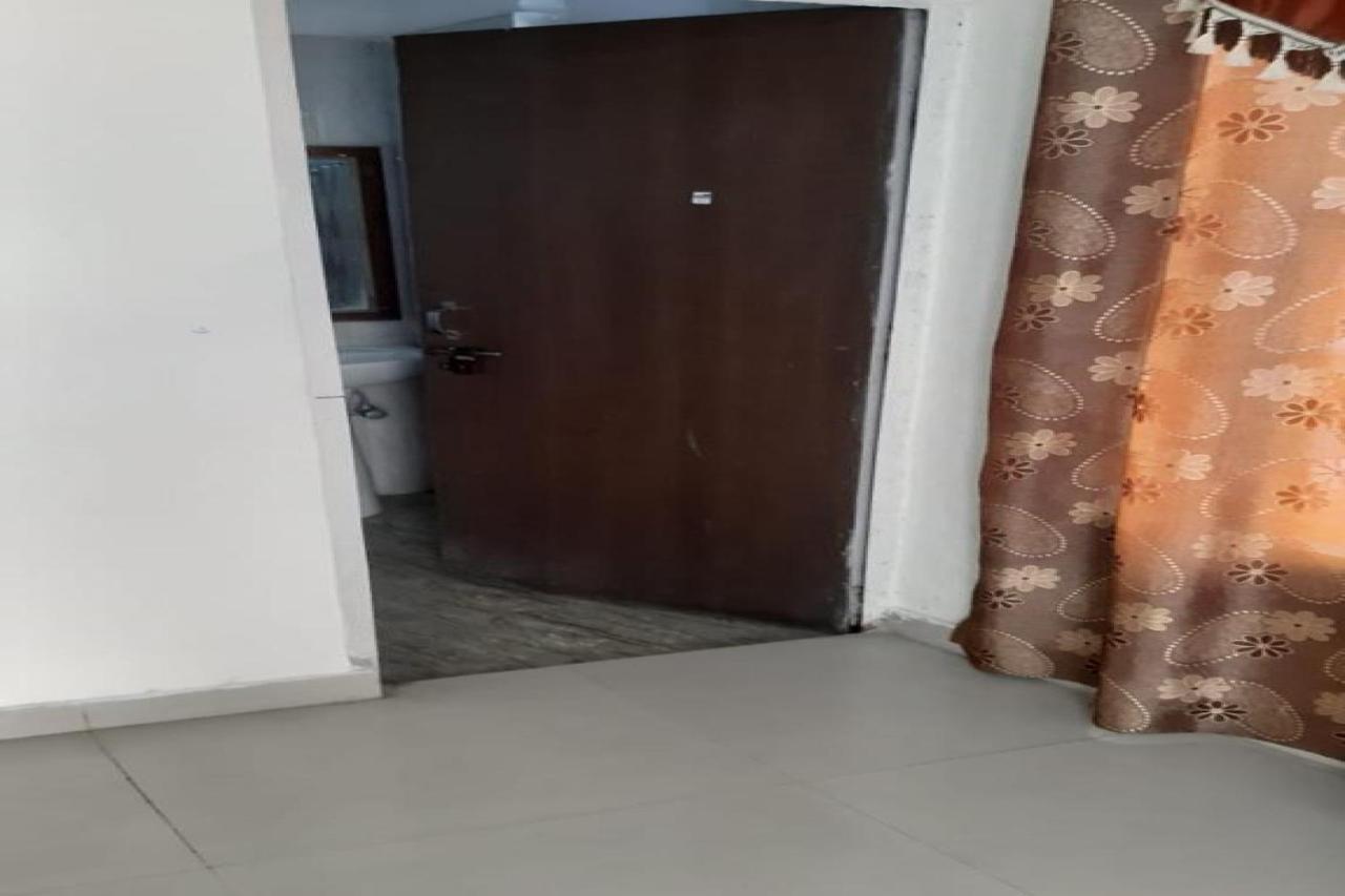 Oyo 81211 Hotel Janta Katra (Jammu and Kashmir) Bagian luar foto