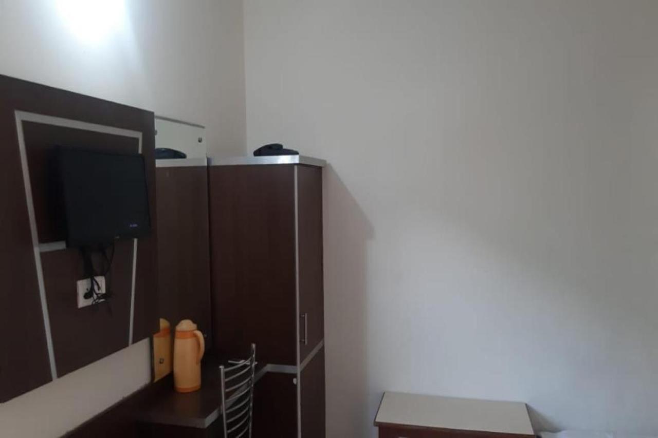 Oyo 81211 Hotel Janta Katra (Jammu and Kashmir) Bagian luar foto